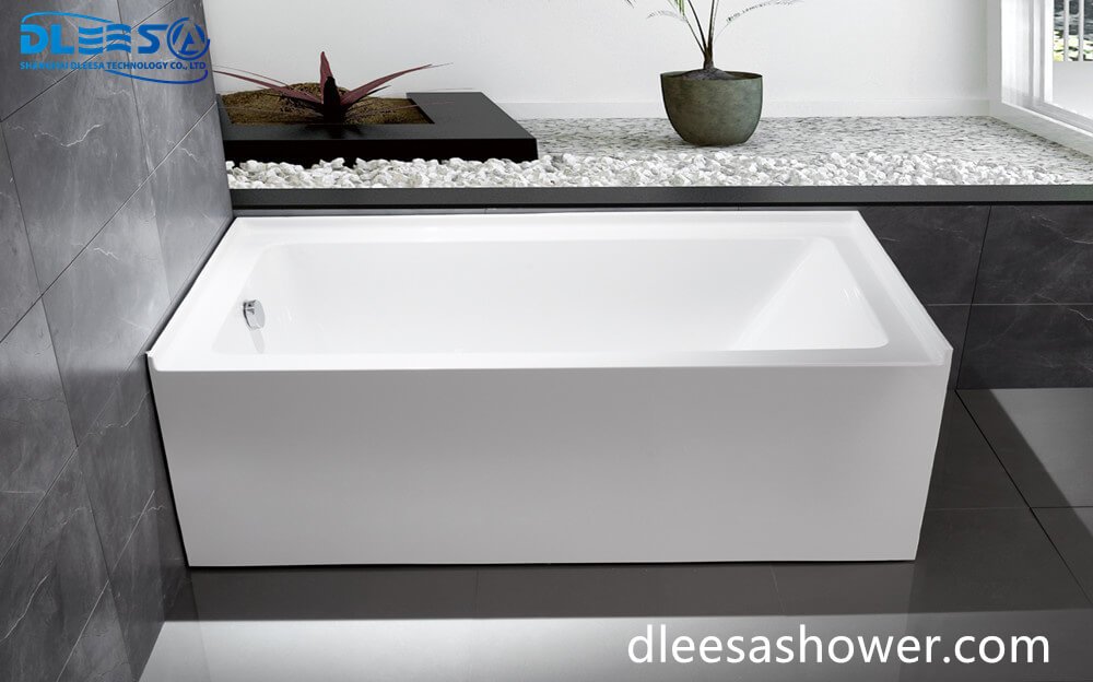 rectangular bathtub